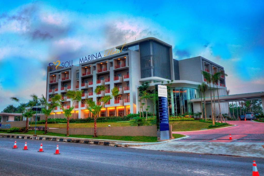 Soll Marina Hotel & Conference Center Bangka Pangkal Pinang Exterior photo