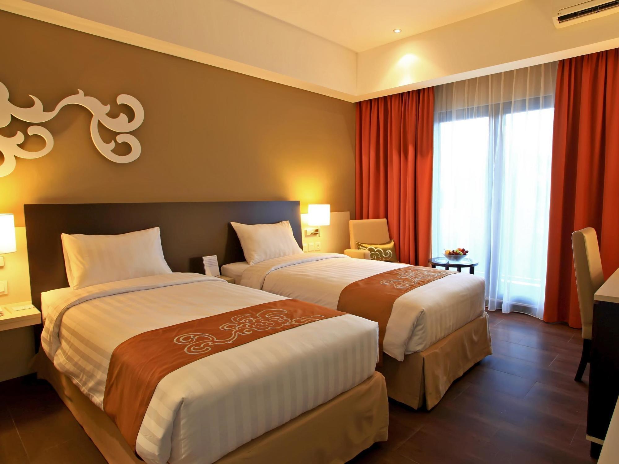 Soll Marina Hotel & Conference Center Bangka Pangkal Pinang Exterior photo
